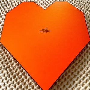 Hermés - Le grand menage bandana love